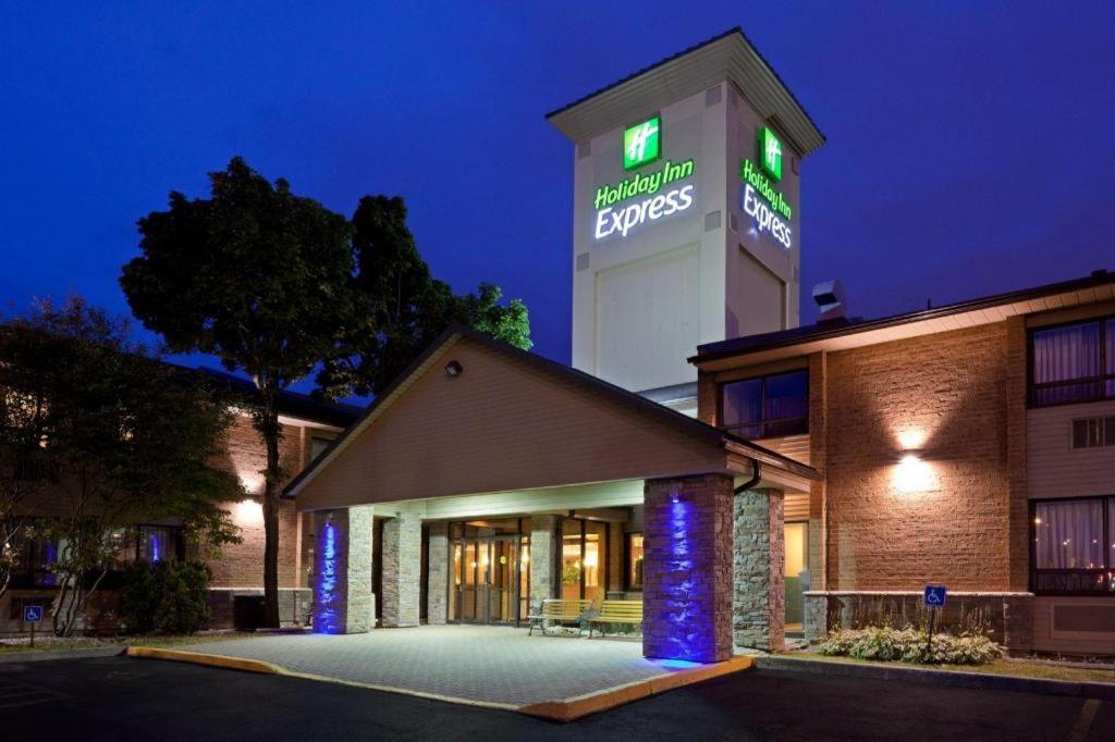 Holiday Inn Express Toronto East - Scarborough By Ihg Dış mekan fotoğraf