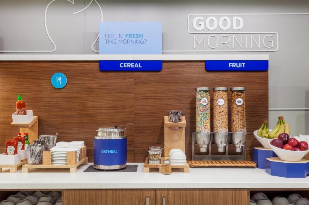 Holiday Inn Express Toronto East - Scarborough By Ihg Dış mekan fotoğraf