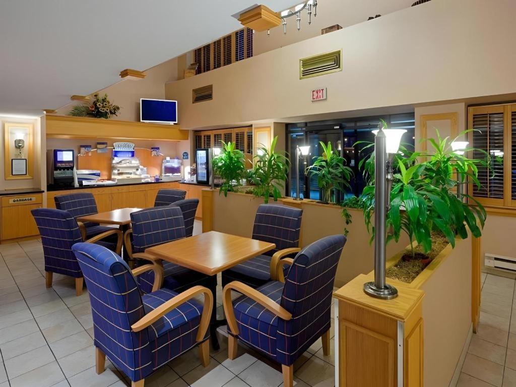Holiday Inn Express Toronto East - Scarborough By Ihg Dış mekan fotoğraf