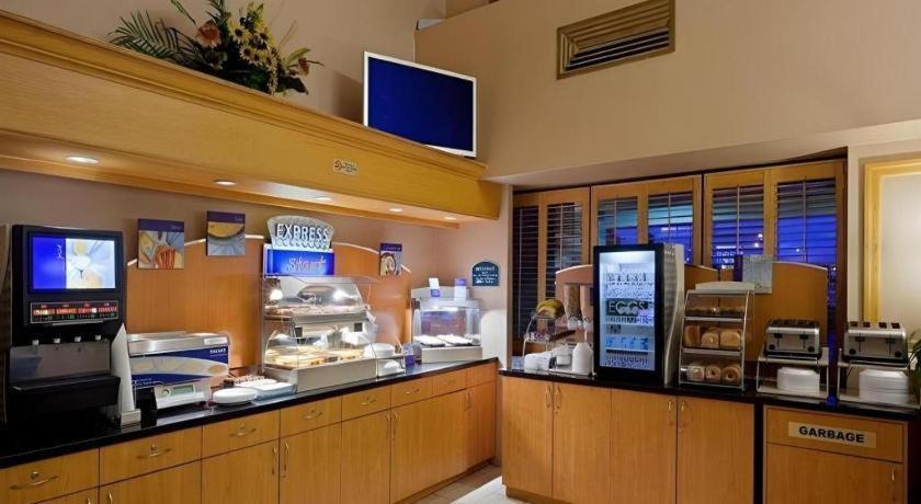 Holiday Inn Express Toronto East - Scarborough By Ihg Dış mekan fotoğraf