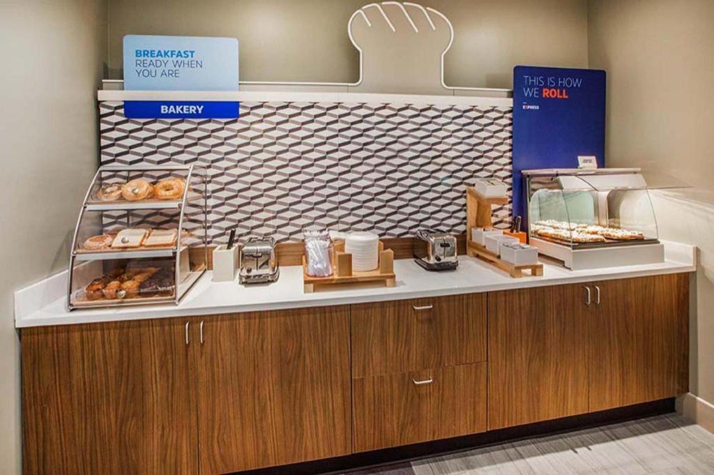 Holiday Inn Express Toronto East - Scarborough By Ihg Dış mekan fotoğraf